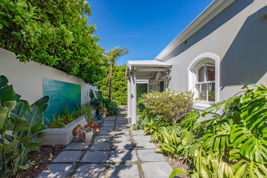 To Let 4 Bedroom Property for Rent in Franschhoek Western Cape